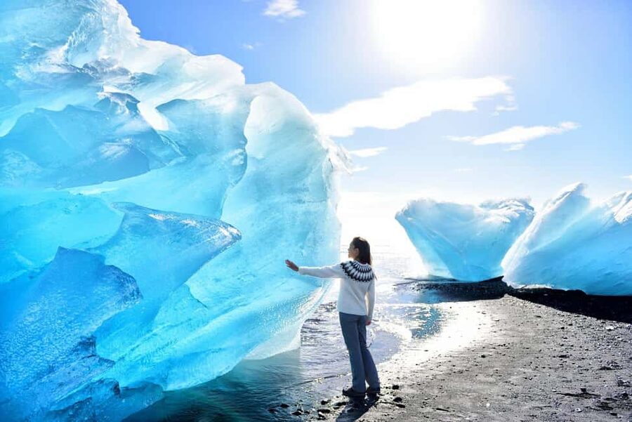 2-Day South Coast, Blue Ice Cave, Glacier Lagoon Tour - Overnight strategy: a country hotel near Jökulsárlón