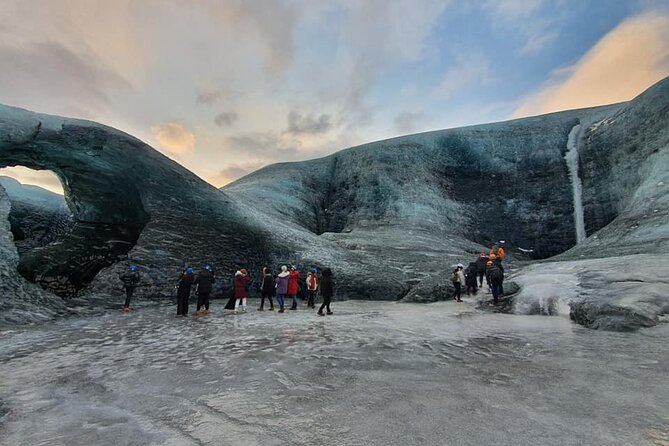 3-Day Golden Circle, South Coast & Ice Cave - Small Group Tour - Day 1 Golden Circle: Þingvellir, Geysir, Gullfoss, and Kerið