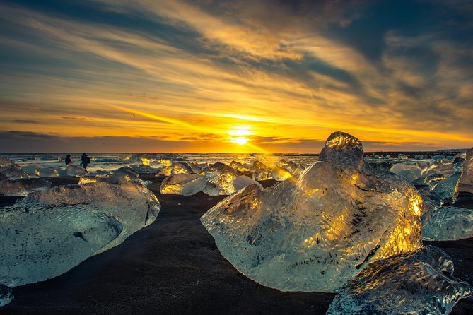 3 Day Tour Jokulsarlon - Golden Circle - South Coast - Glacier Hike - Boat Tour - The small-group rhythm and long-day reality