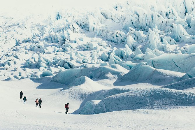 6-Day Summer Ring Route of Iceland Small-Group Tour - Day 3: Skaftafell, Vatnajökull Glacier Hike, and Jökulsárlón by Boat