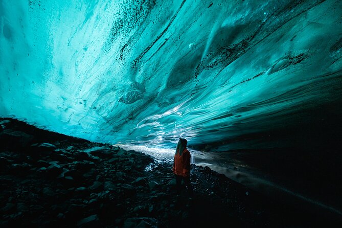 8-Day Small Group Tour Around Iceland from Reykjavik - Day 3: Diamond Beach, Jökulsárlón, and the Crystal Ice Cave in Vatnajökull