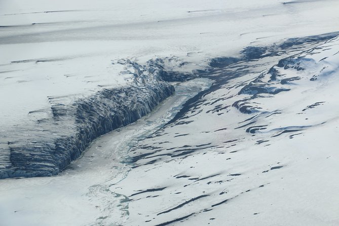 Airplane Flight over Vatnajökull Volcanic Eruption Sites - From Skaftafell to the Eruption Sites: What This Flight Really Delivers