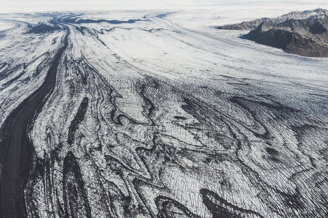 Airplane tour over black sands and riverbeds from Skaftafell - Meeting at Skaftafell Terminal, what the flow feels like