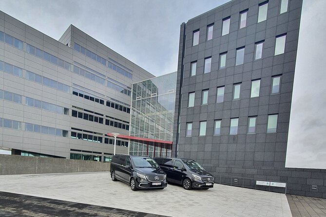 Airport Transfer - Meet Your Chauffeur in the Arrivals Hall With Your Name