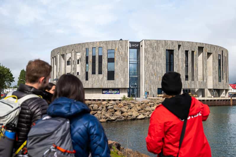 Akureyri: City Walk with Local Food - FAQ