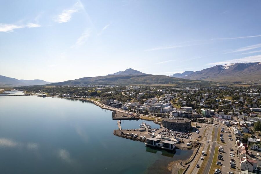 Akureyri: City Walk with Local Food - The city center stroll: trading post roots to today’s local life