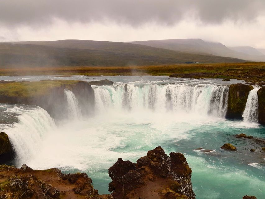Akureyri: Goðafoss, Laufas & The Christmas House Combo Tour - Entering Goðafoss, the Waterfall of the Gods