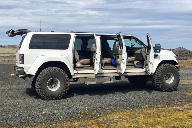 Askja & Holuhraun, Super Jeep Day Tour from Lake Myvatn - Stop 4: Drekagil (Dragon Canyon) lunch break with choices
