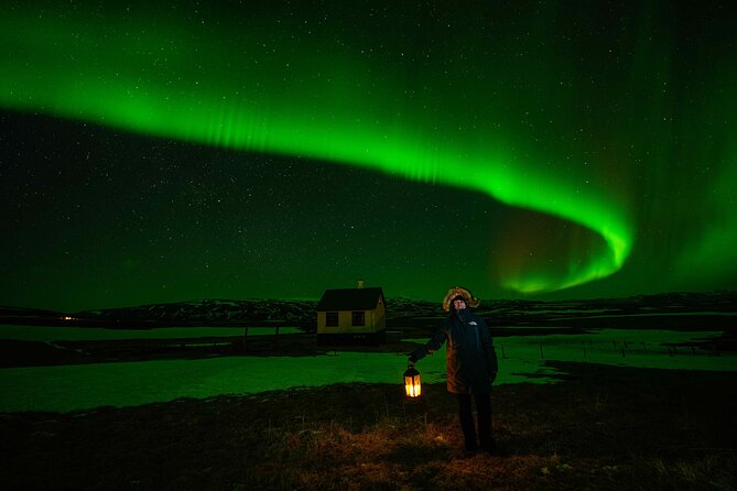 Award Winning Private Northern Lights Tour with All Inclusive - Camera help and pro photos, without turning the night into homework