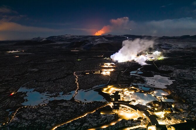 Blue Lagoon & Northern Lights Tour from Reykjavik - Northern Lights hunt with a guided aurora portion