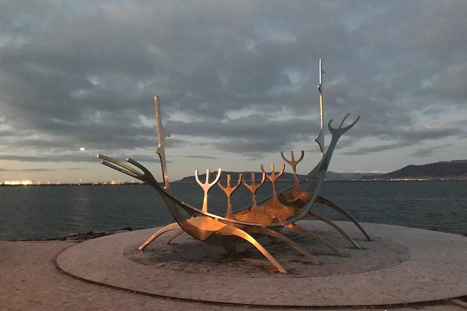 Blue Lagoon & Reykjavík Sightseeing - PRIVATE TOUR - Harpa in 15 minutes: stained-glass drama by the old harbor