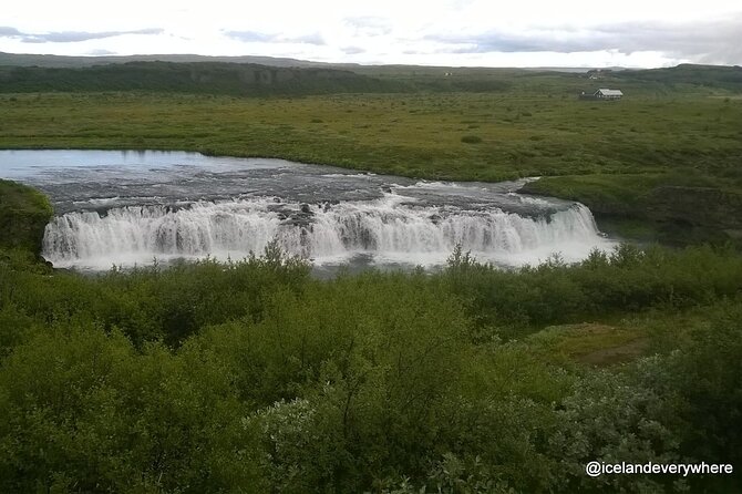 Classic Golden Circle & Kerið Small-Group Tour from Reykjavík - Thingvellir National Park: Walking Between Two Continental Plates