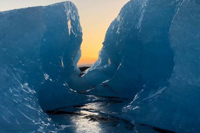 Crystal Blue Ice Cave Adventure - Vatnajökull Ice Caves and the Jökulsárlón starting point