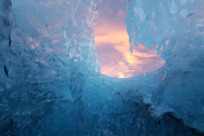 Crystal Blue Ice Cave Adventure - The full time on the glacier: what your half-day can look like