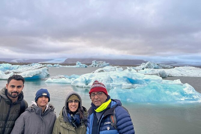 Diamond Beach & Jökulsárlón Floating Glacier Guided Day Tour - Guides, pacing, and why this tour feels smooth