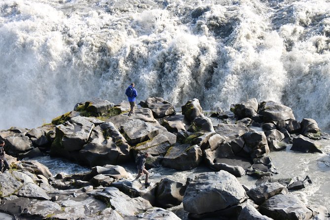 Diamond Circle, Waterfalls and Amazing Landscapes from Akureyri - 4x4 transport, morning pickup, and what “small group” really means