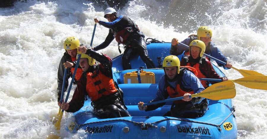 East Glacial River Extreme Rafting - East Glacial canyon rapids: what you really sign up for