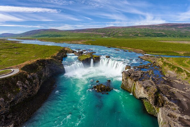 FlyOver Iceland Admission Ticket - Small-group experience: why max 14 travelers matters