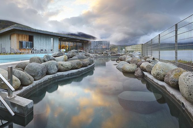 Fontana Geothermal Spa and Golden Circle Tour From Reykjavik - Gullfoss waterfall: the roar, the canyon, and the possible glacier view