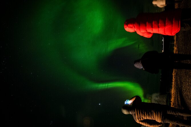 From Reykjavik 4x4 Minibus Northern Lights with Photo and Cocoa - The professional aurora photo: worth treating it like a moment