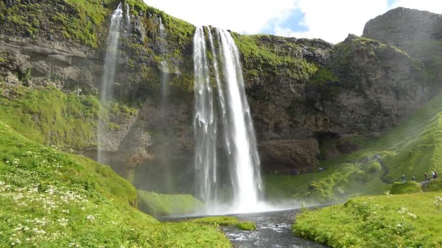 From Reykjavik: Explore the Waterfalls of the South Coast - Lunch Break in the Southern Region: Keep It Simple