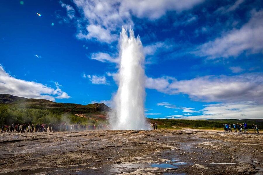From Reykjavik: Full-Day Horse Riding & Golden Circle Tour - Þingvellir National Park: Walking Between Continents and Time Periods
