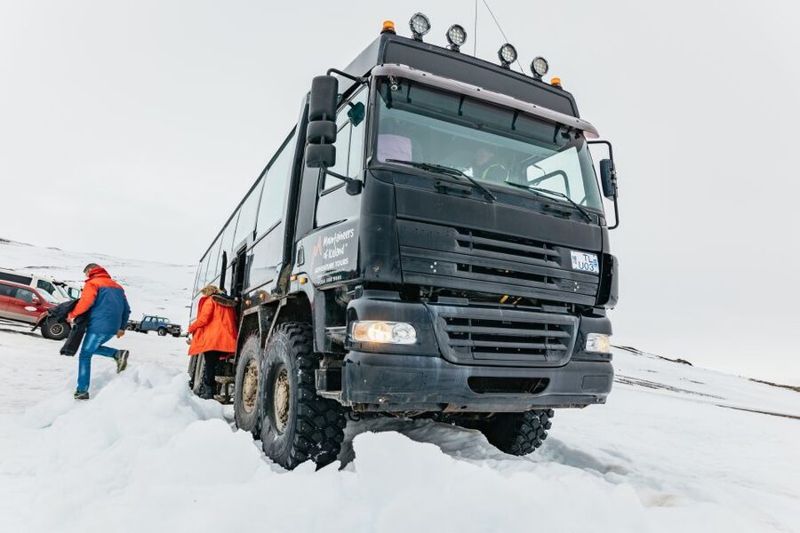 From Reykjavik: Golden Circle and Glacier Snowmobile Tour - Langjökull Glacier by super truck: off-road confidence before the snowmobile