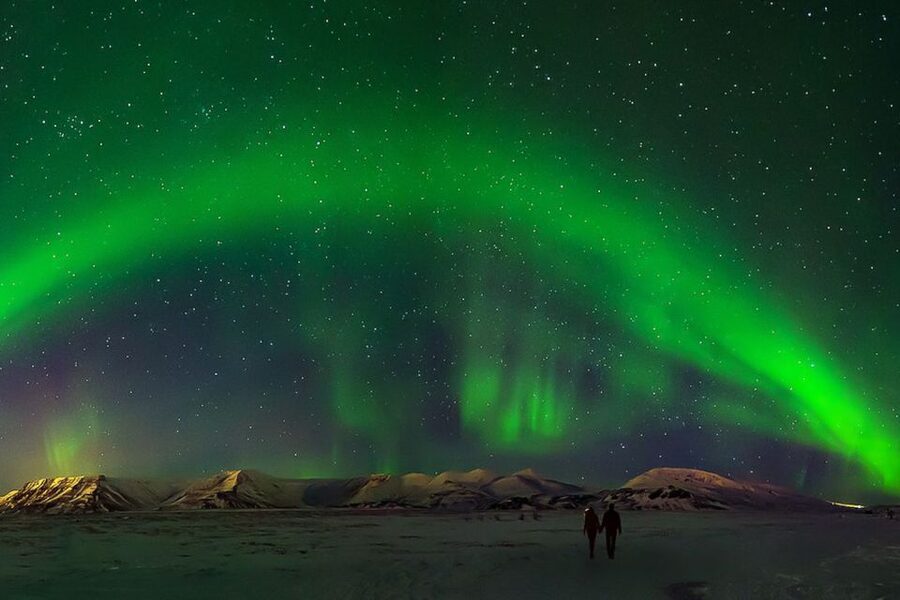 From Reykjavik: Golden Circle and Northern Lights Tour - Northern Lights hunt: how the trained guide improves your odds