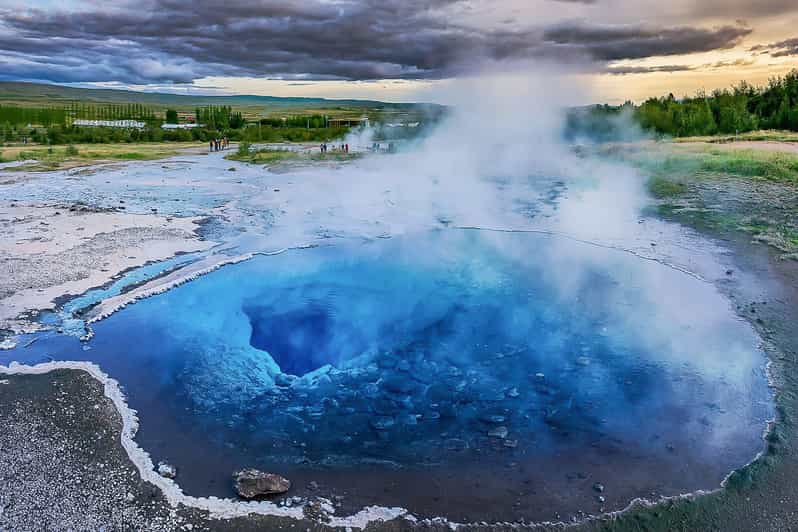From Reykjavik: Golden Circle Full-Day Tour - Boarding the Gray Line Bus: USB, Wi-Fi, and a Plan for Ears