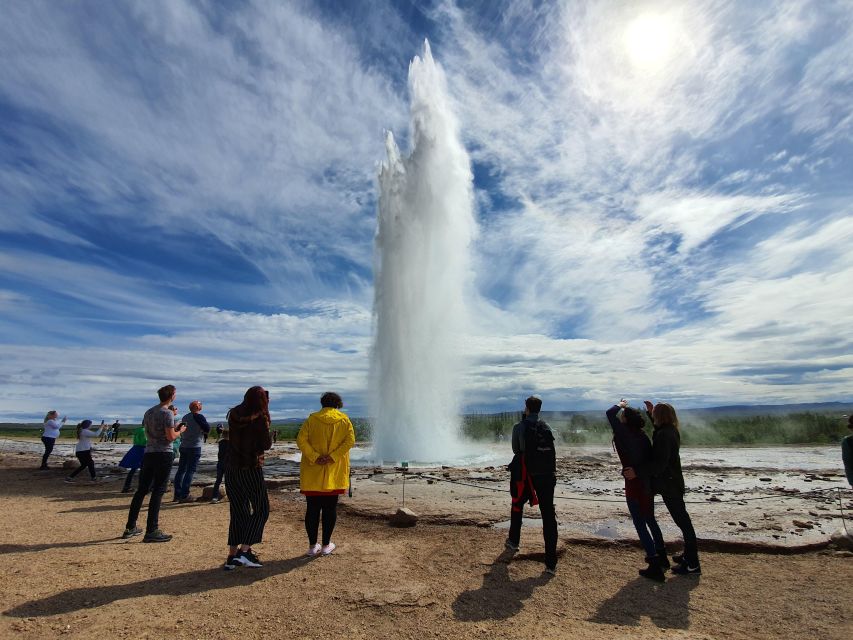From Reykjavík: Golden Circle Route & Hvammsvik Hot Spring - Hveragerði Geothermal Park and Bakery, Where Eilífur Fires Every 15 to 20 Minutes