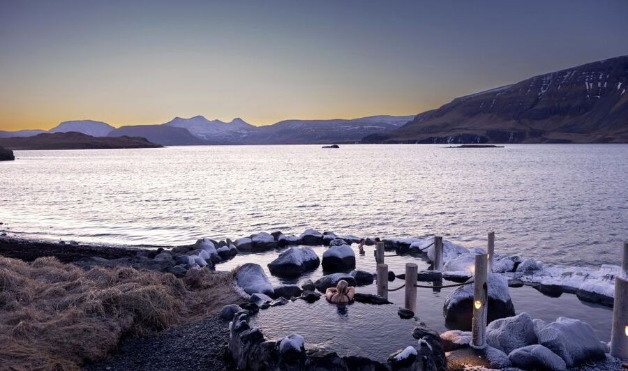 From Reykjavik: Hvammsvík Hot Spring with Transportation - Swim-Up Bar And Sea-Edge Cold Plunge