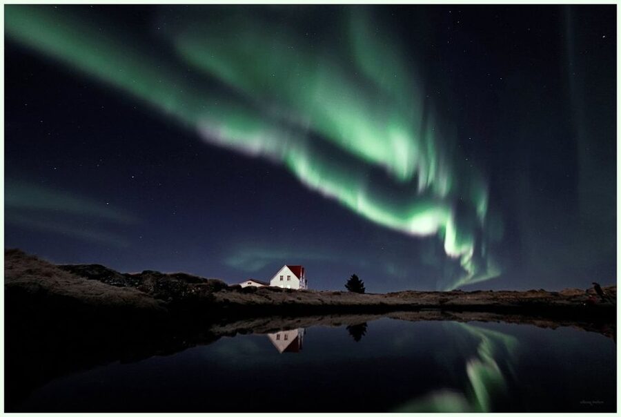 From Reykjavik: Northern Lights Tour with Hot Cocoa & Photos - Key things that make this tour worth your time