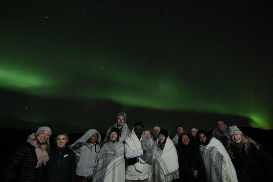 From Reykjavik: Northern Lights Tour with Hot Cocoa & Photos - What to do with your phone, and how to make your aurora viewing easier