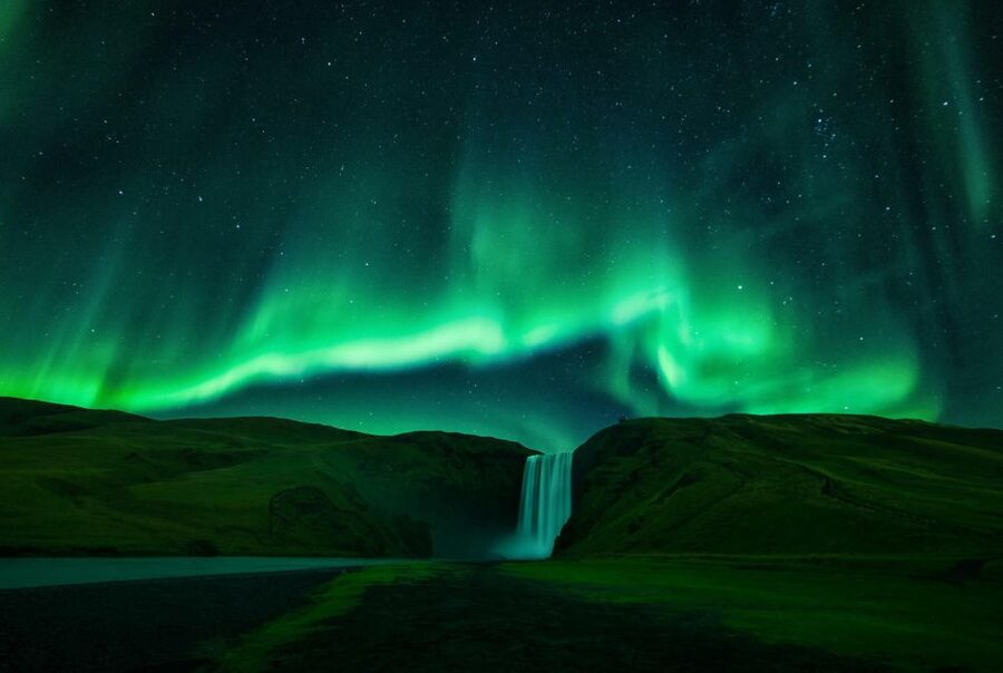 From Reykjavik: Northern Lights Tour with Lifetime Guarantee - Coach comfort on a cold night: USB, Wi-Fi, and staying sane