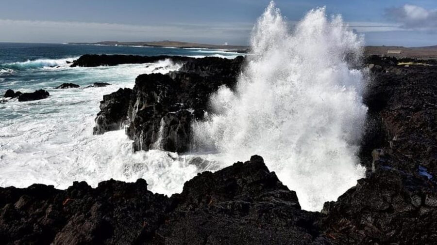 From Reykjavik: Reykjanes Geopark Tour & Airport Transfer - Krysuvík and Seltun: colored hot springs you can walk through