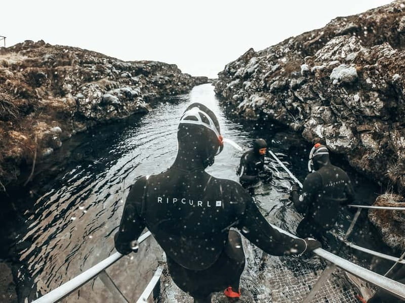 From Reykjavik: Silfra Snorkeling with Free Photos - Your guided snorkeling route: freedom with structure