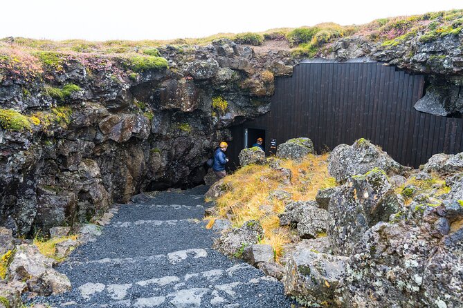 From Reykjavík: The Lava Tunnel tour with Round-trip Transfer - The Lava Tube Lesson: Why Colors and Rock Shapes Tell Stories