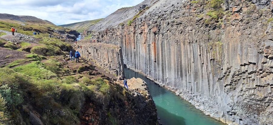 From Seyðisfjörður Port: Stuðlagil Canyon and Reindeer Park - Stuðlagil Canyon hike: basalt columns, turquoise water, and a 5 km walk