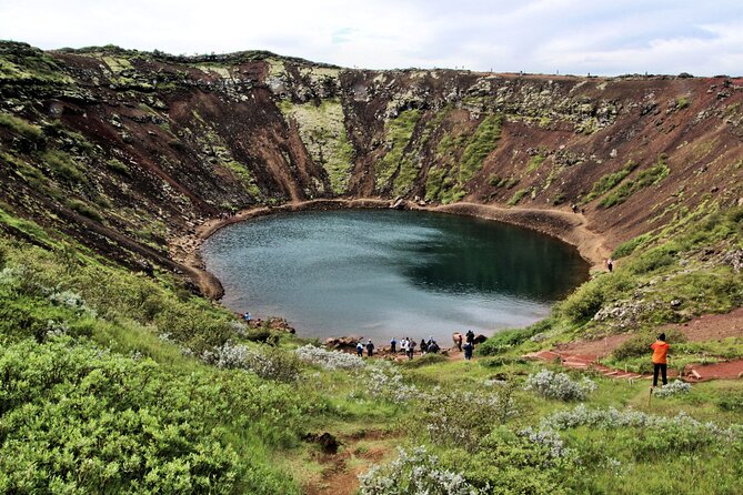 Full-Day Golden Circle Private Tour from Reykjavík - Friðheimar tomato farm stop: the fun lunch option, not the full meal