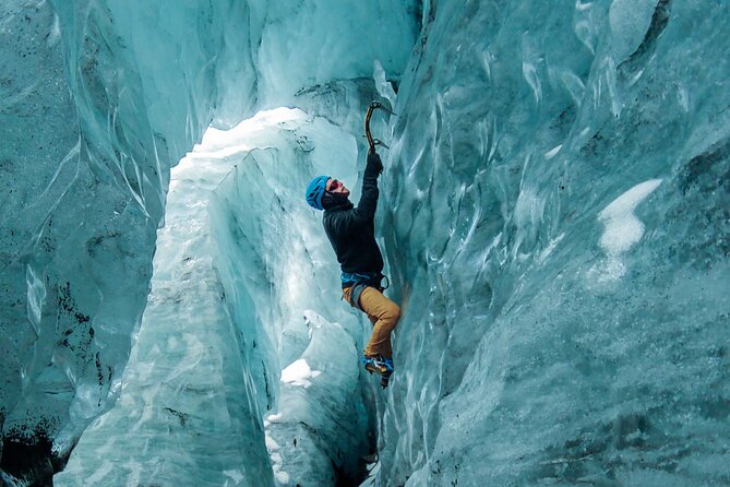Glacier Adventure at Sólheimajökull Private Tour - The 20-Minute Walk In: How You Learn the Glacier Before You Climb