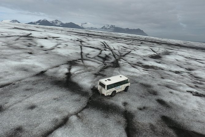 Glacier Hike: Summer Treasure - Glacier Discovery - Hofn to Vatnajökull: why the small group format feels better