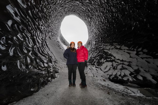 Glacier lagoon tour - Northern lights season: extra portraits when the aurora is shy