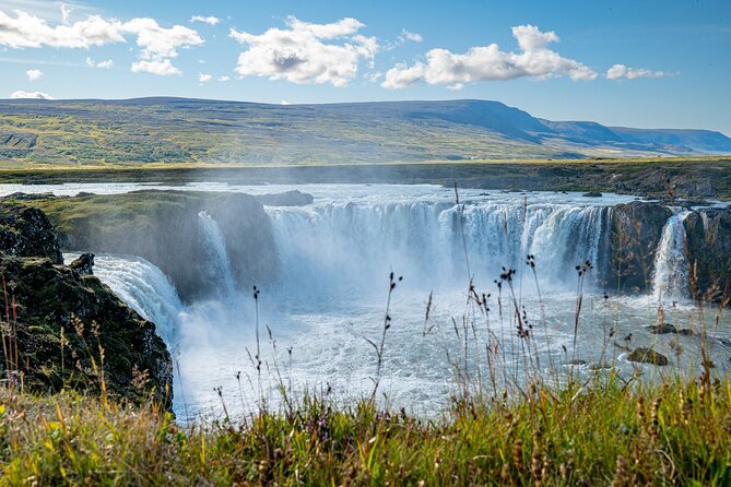 Goðafoss Waterfall from Akureyri Port - Getting There: 40 Minutes, Comfort, and the Drive Through Northern Iceland
