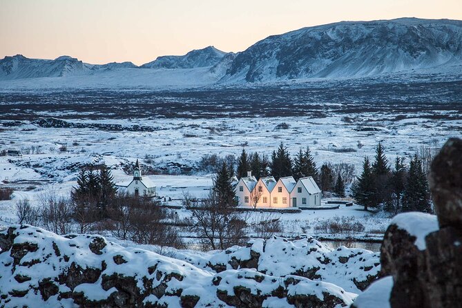 Golden Circle Day Trip with Fridheimar Greenhouse visit from Reykjavik - Riding in comfort: coach, Wi-Fi, and group size reality