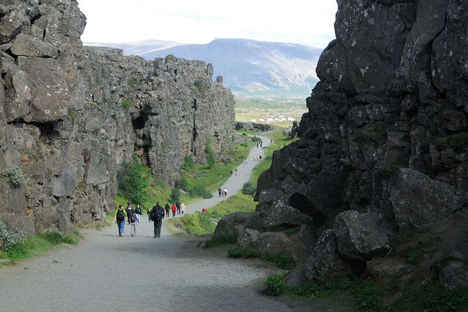 Golden Circle German-speaking small group tour from Reykjavík - Kerið Crater: Included Entry for a Fast Geology Hit