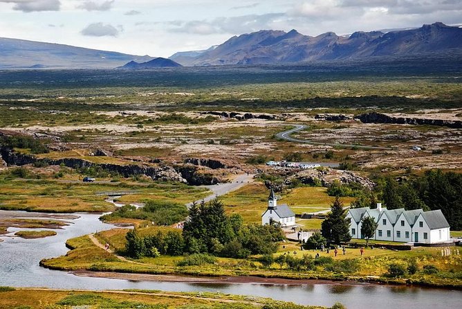 Golden Circle. Private Day Tour from Reykjavik - Haukadalur geyser valley: watching Strokkur do its thing