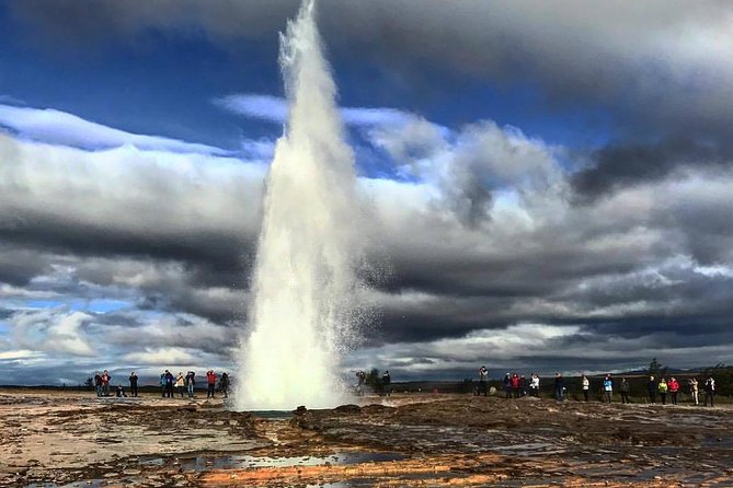 Golden Circle & Secret Lagoon & Friðheimar (lunch included) - PRIVATE TOUR - A private Golden Circle day that saves you energy