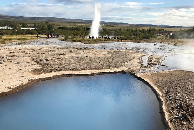 Golden Circle & Secret Lagoon & Friðheimar (lunch included) - PRIVATE TOUR - Getting started: Reykjavik pickup and a small-group pace