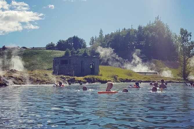 Golden Circle, Secret Lagoon & Kerið Small Group Tour - Why the 19-Person Golden Circle Feels Different