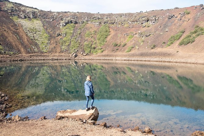 Golden Circle, Volcano Crater and Blue Lagoon Small-Group Tour - Timing, bus comfort, and what to pack for the full day